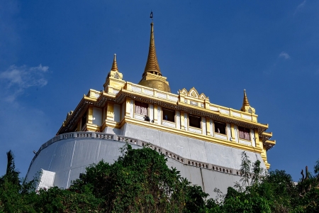 Золотая гора и храм «Ват Сакет»