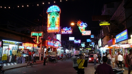 Бангкокский Арбат Онг Анг Волкинг стрит (Ong Ang Walking Street)