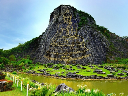 Гора золотого Будды Кхао Чи Чан