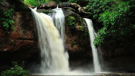 Посмотреть на водопад Хео Суват (Heo Suwat)